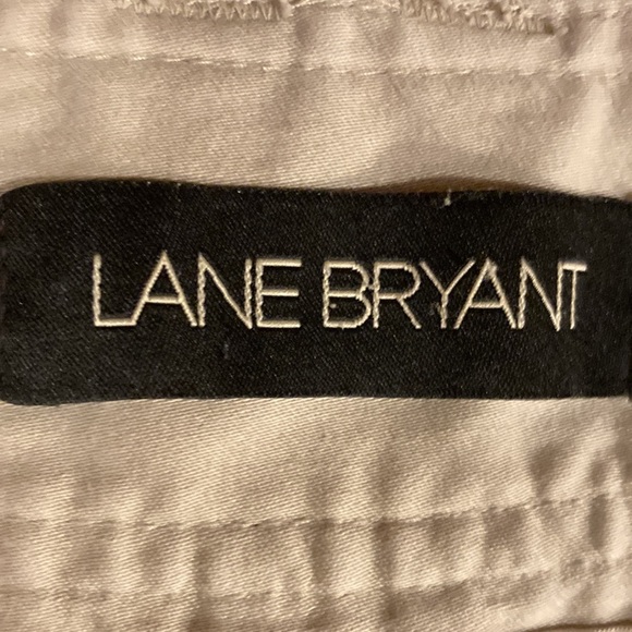 Size 18 Lane Bryant Light Khaki Capris / Clam Diggers - Picture 9 of 10